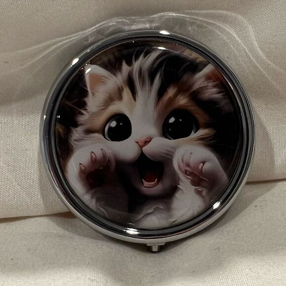 Cutie Kitten Travel Pill Box 3 Compartment Medicine Metal Cat Pill Case NEW 🐱 - Picture 1 of 5